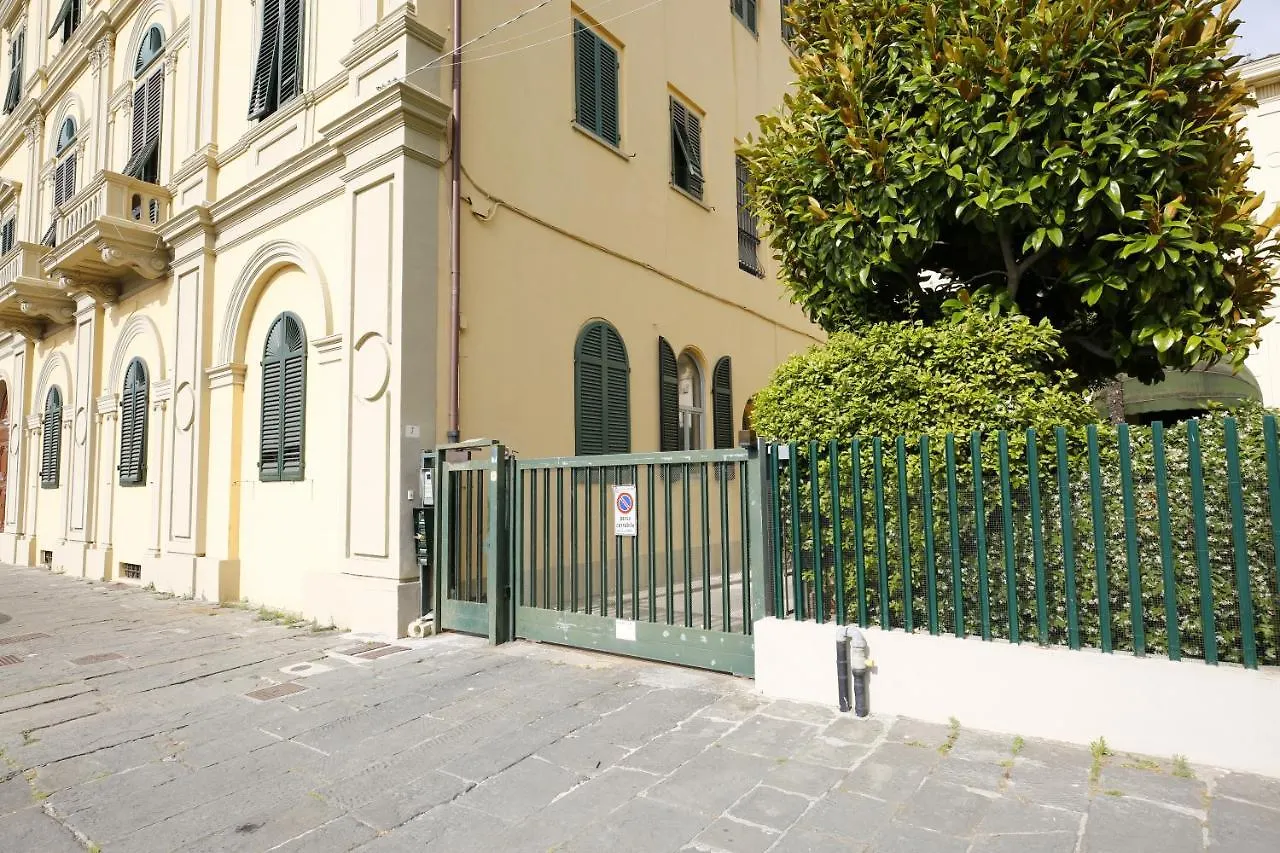 Lungarno Buozzi 7 Apartments بيزا