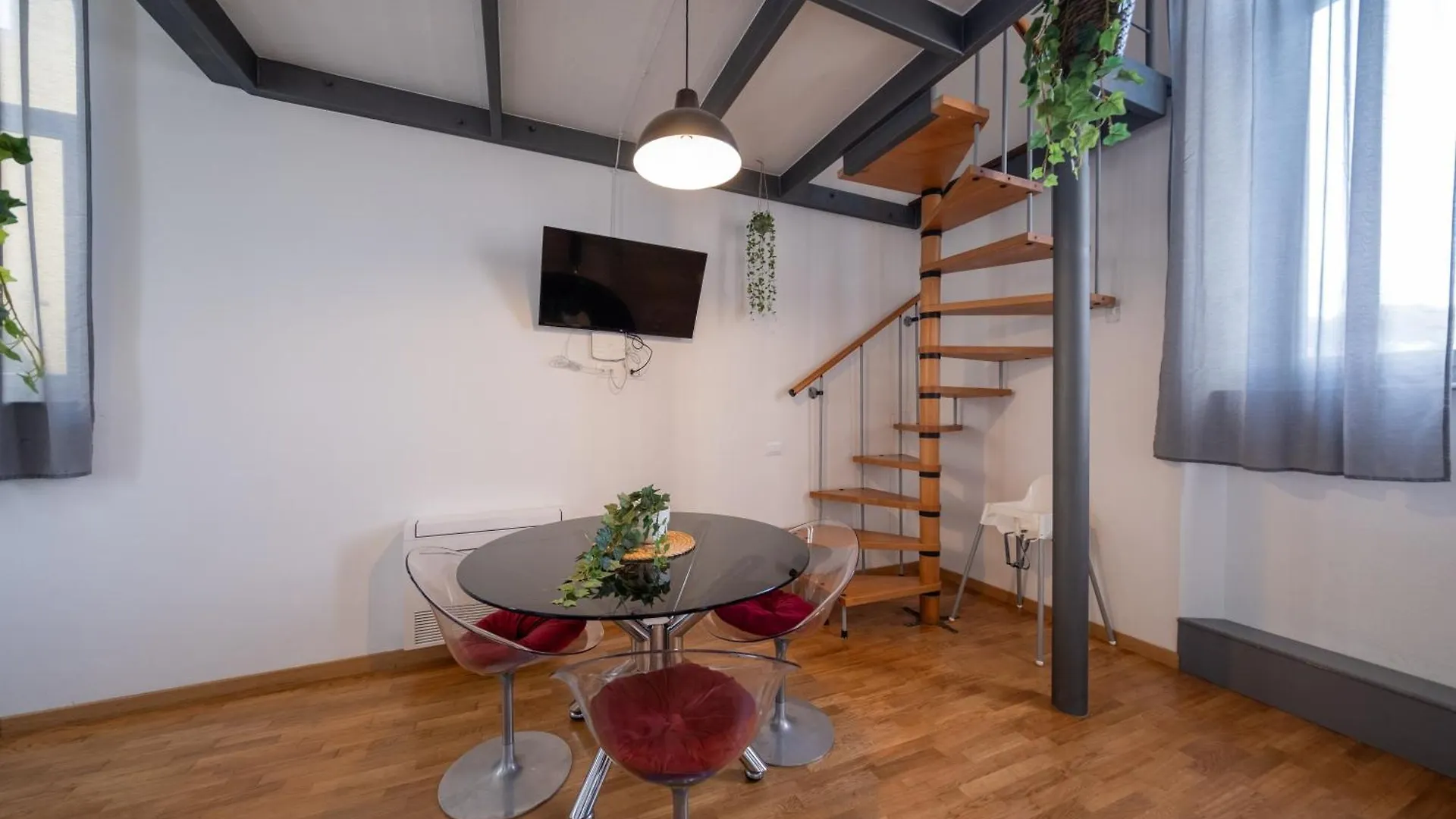 Lungarno Buozzi 7 Apartments بيزا