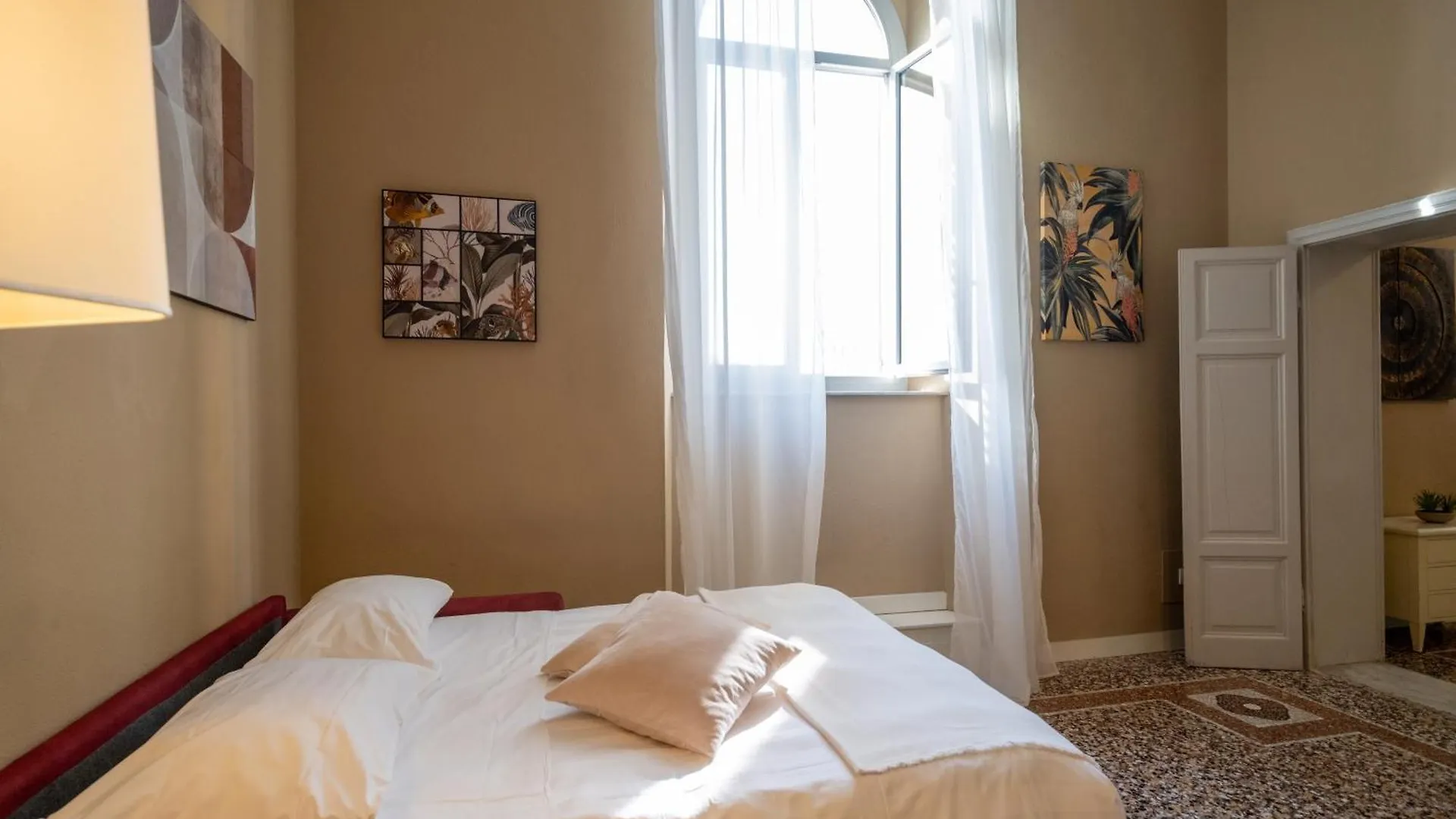 Lungarno Buozzi 7 Apartments بيزا 0*,  إيطاليا