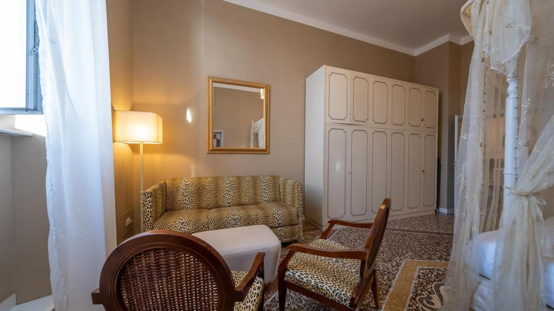 Lungarno Buozzi 7 Apartments بيزا