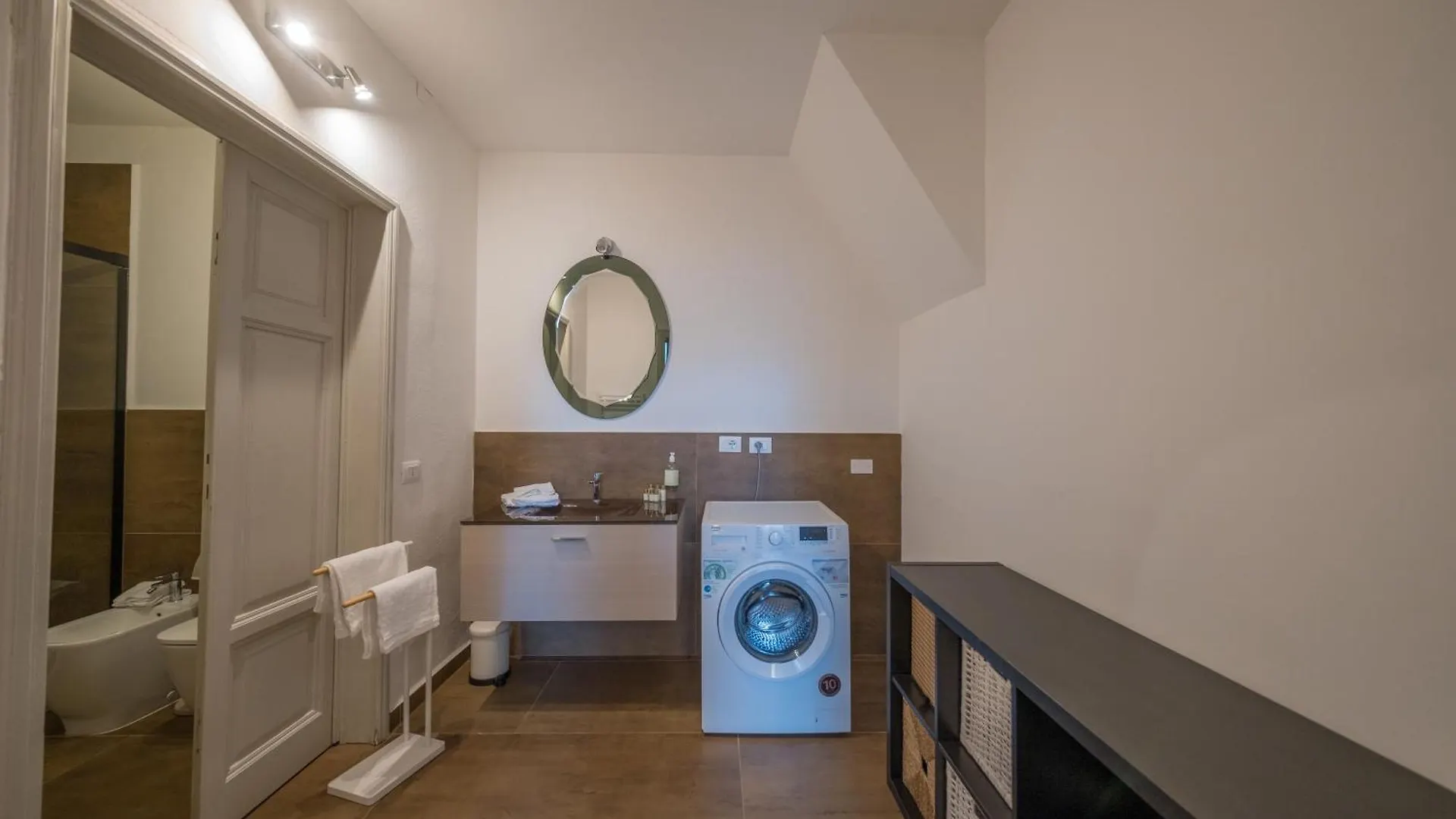 Lungarno Buozzi 7 Apartments بيزا 0*,  إيطاليا