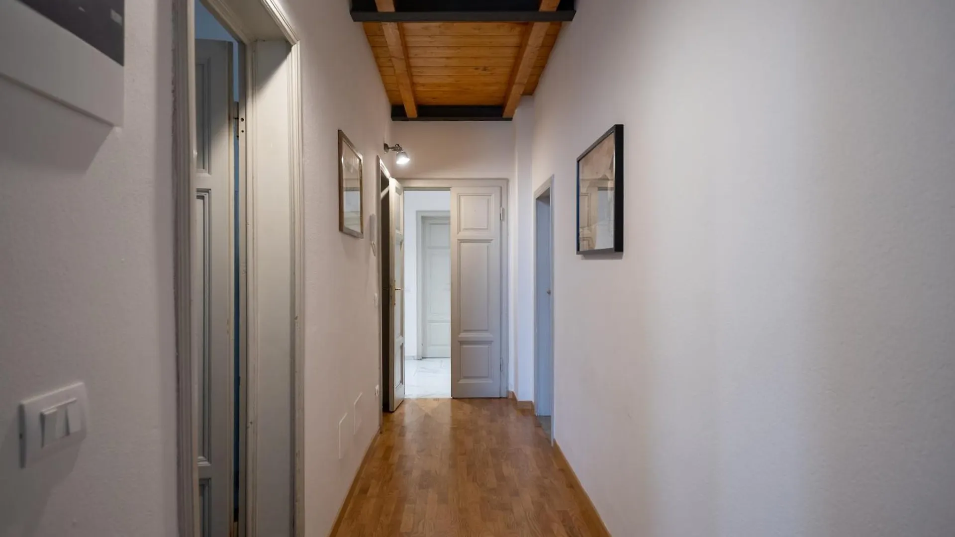 Lungarno Buozzi 7 Apartments بيزا
