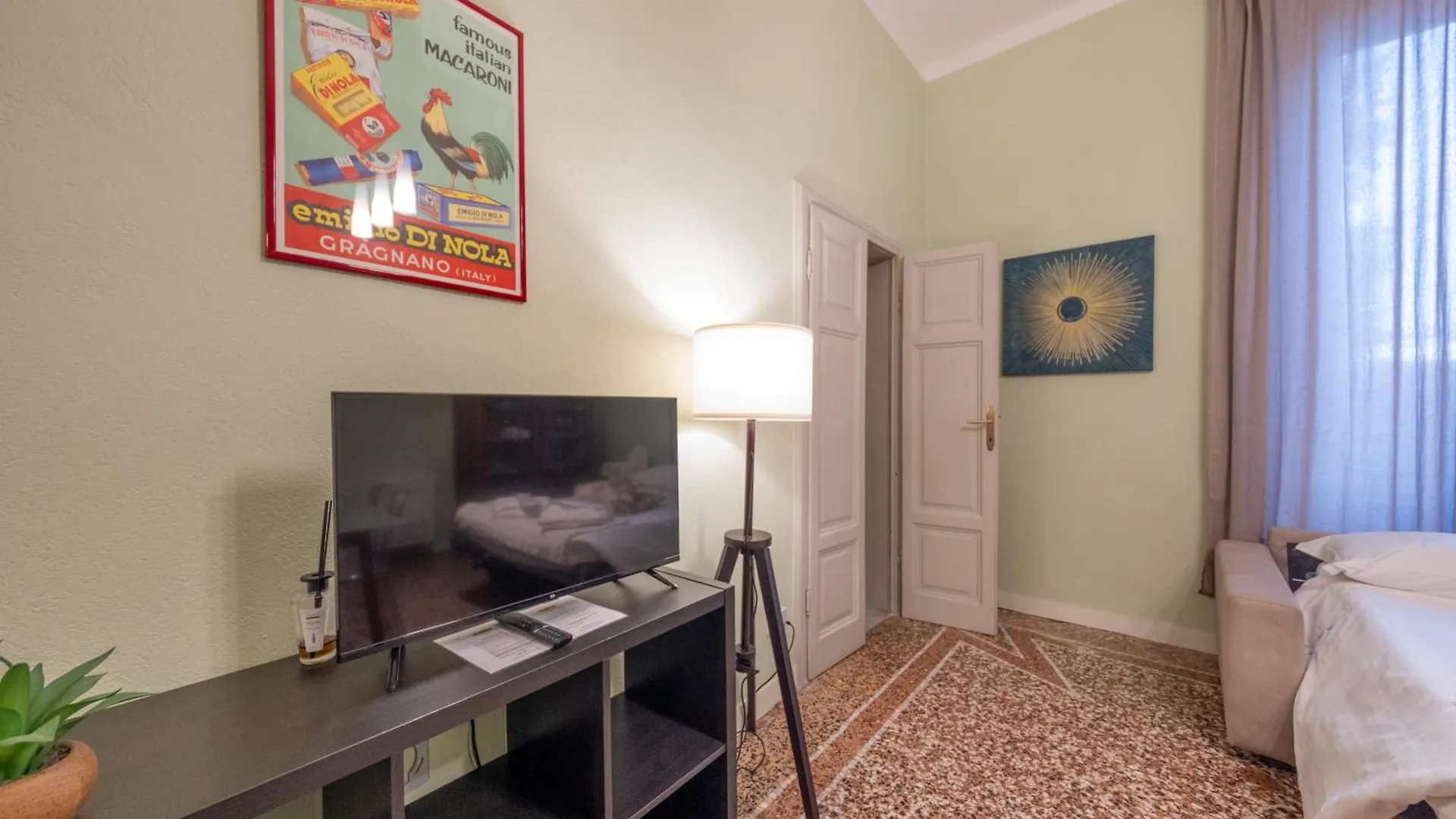 Lungarno Buozzi 7 Apartments بيزا