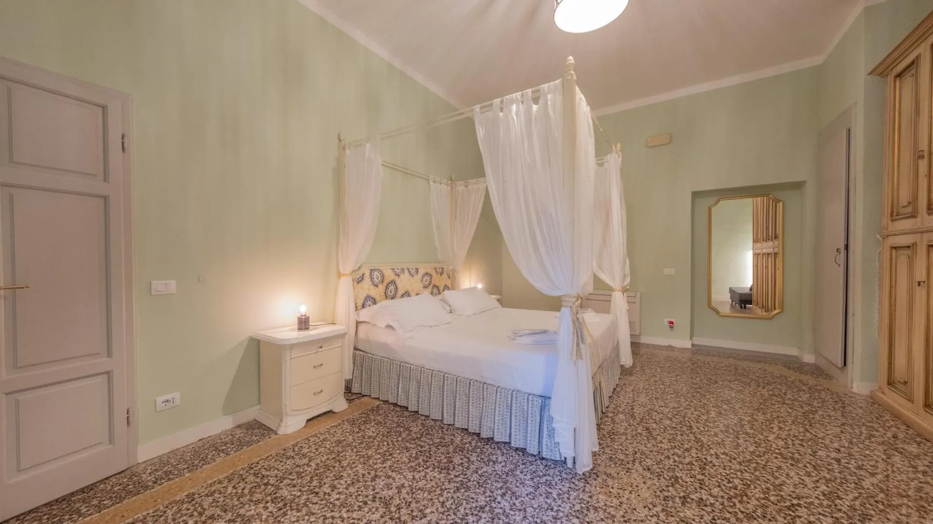 Lungarno Buozzi 7 Apartments بيزا