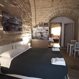 Lullaby , Bari Italië